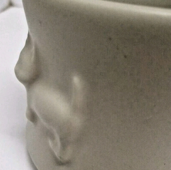 Pet Lounge Raised Kitten Oversized Celadon Pottery 16 Oz Mug Pre-owned - Picture 3 of 7